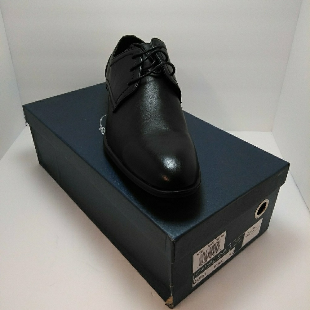 Adolfo. Men's lace up dress shoes. 11.5